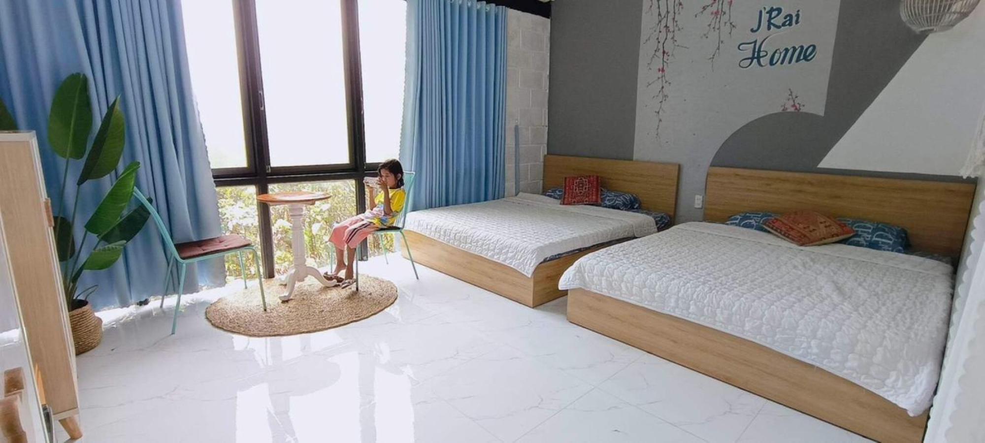 Jrai Homestay Плейку Экстерьер фото